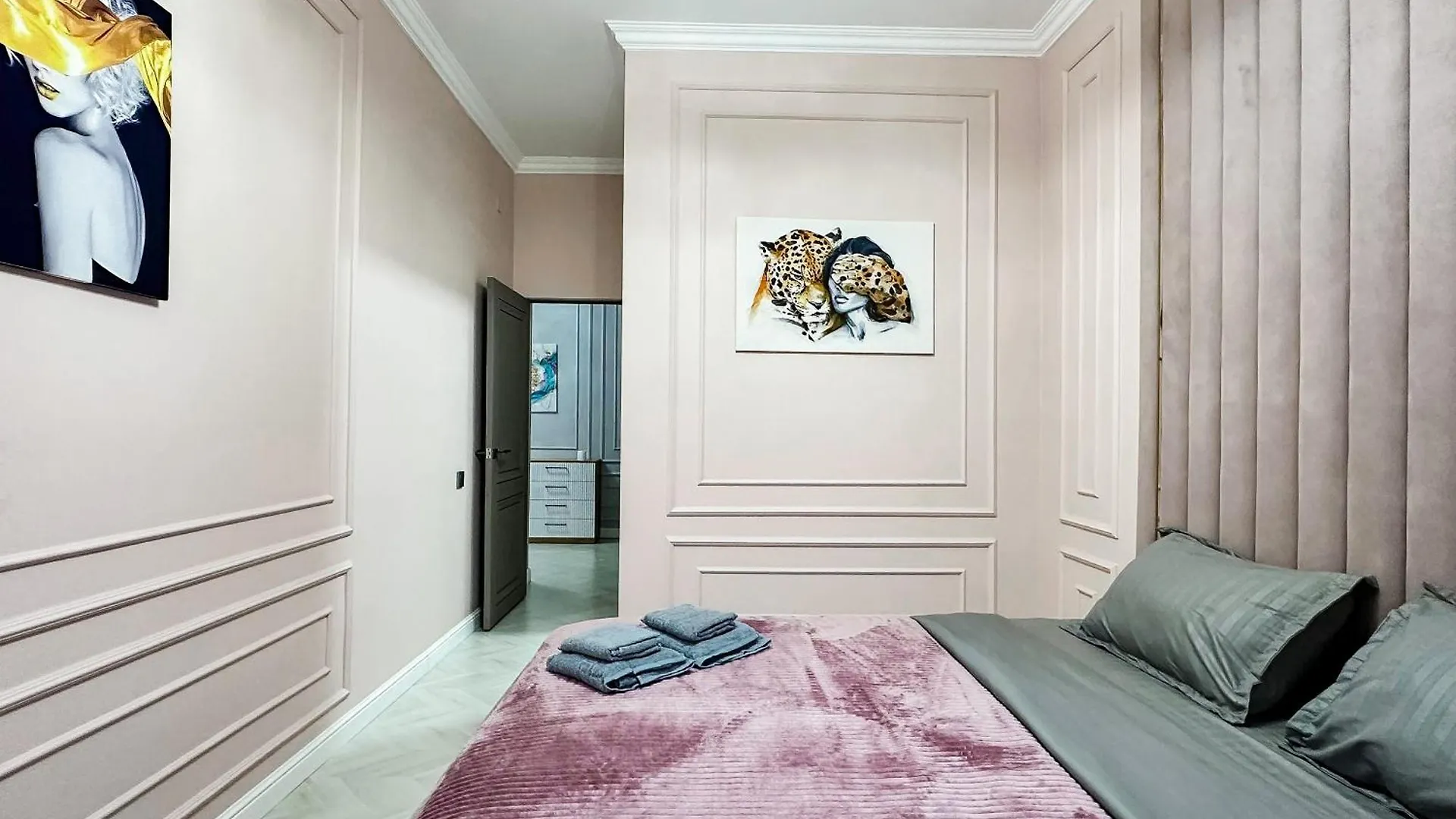 Stylish Studio Apartment With A Separate Bedroom Almaty 0*,