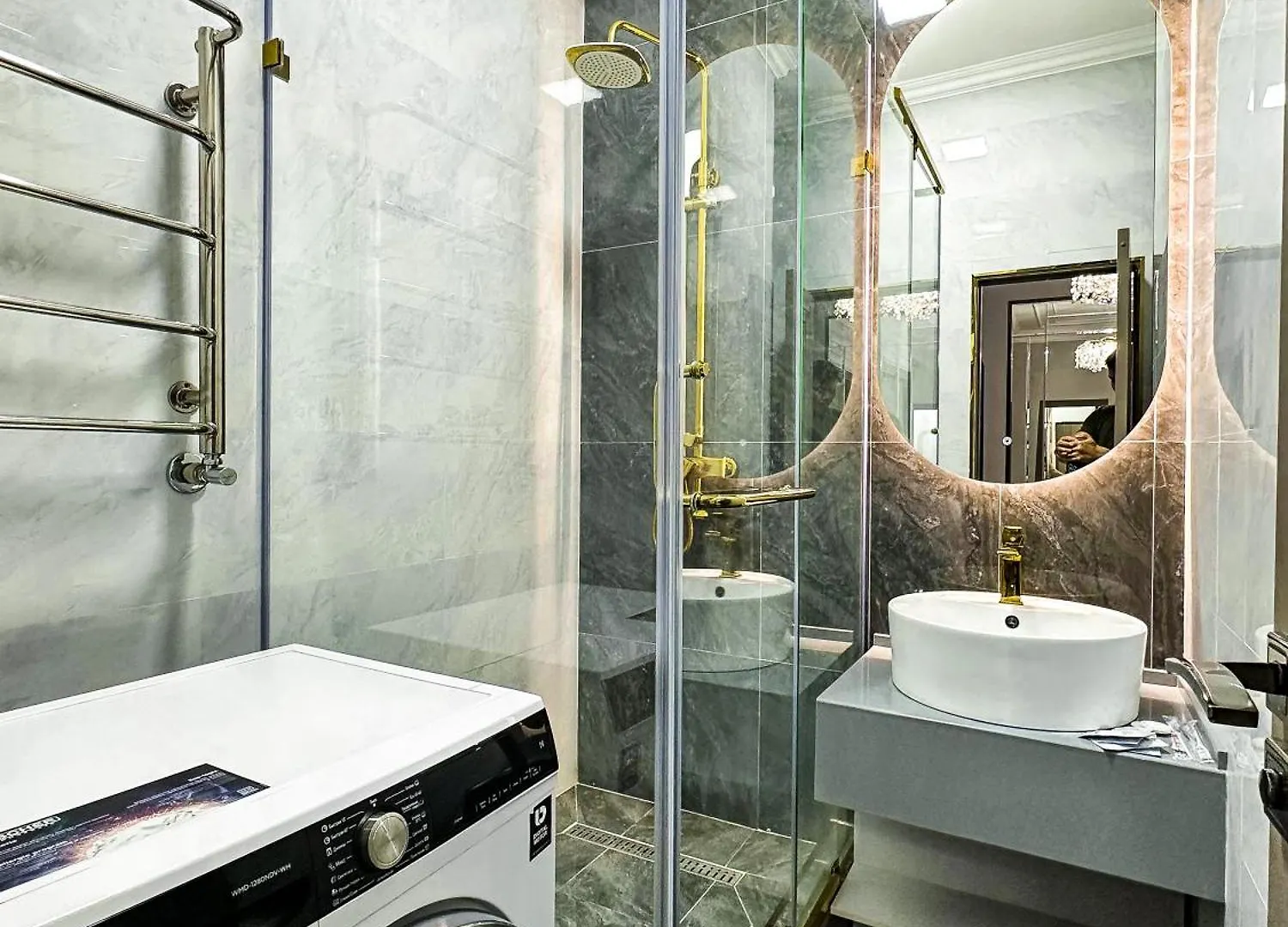 Stylish Studio Apartment With A Separate Bedroom Almaty