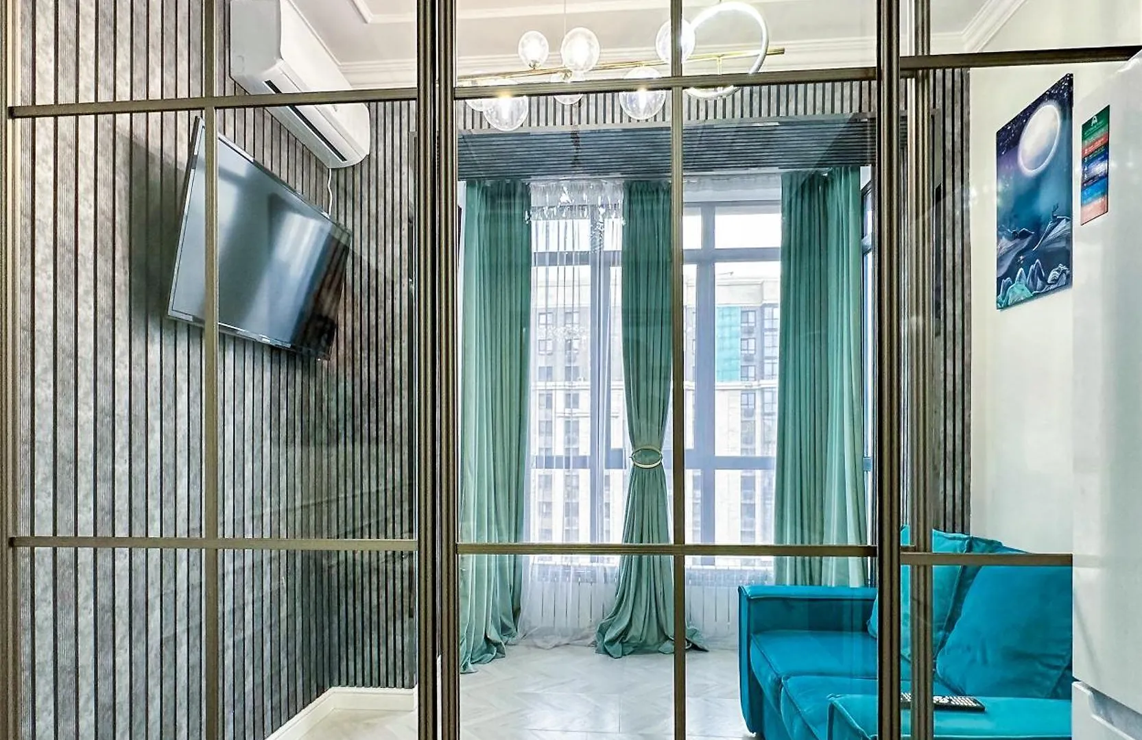 Stylish Studio Apartment With A Separate Bedroom Almaty